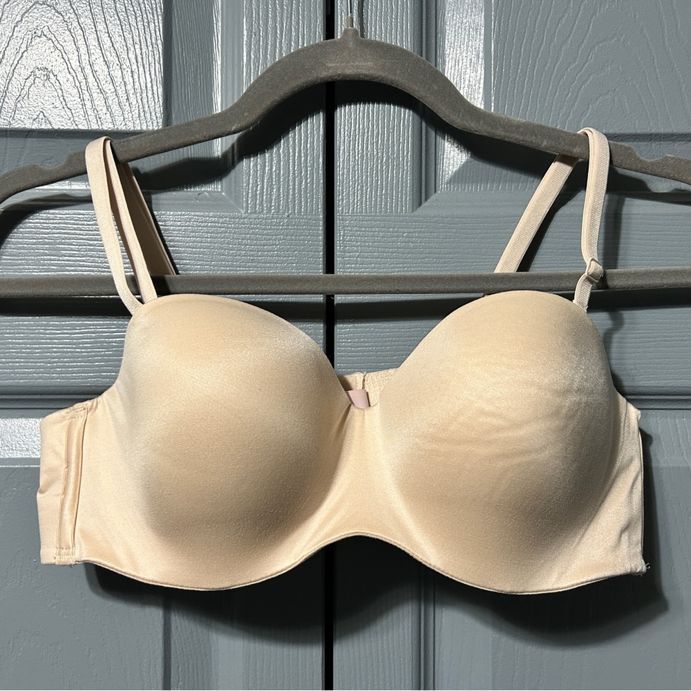Body by Victoria Lightly Lined Smooth Strapless Bra